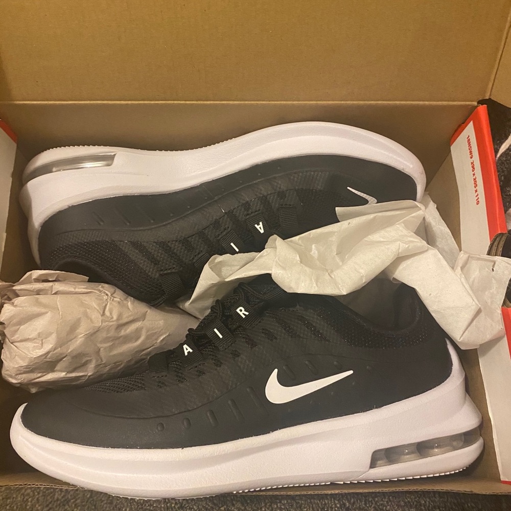 New in box Nike Airmax GS size 5Y